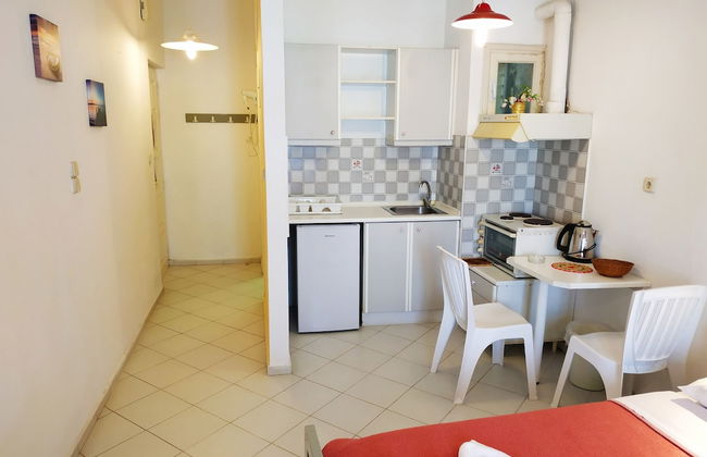 Renia Studios Standard Studio Overlooking the Swimming Pool - Foto 15