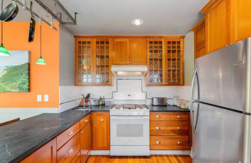 Enchanted Path to a Gardenscape - 92 Walkscore! - Foto 4