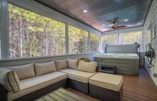 Par-Tee Haus I- Game Room & Hot Tub-Walk to Helen - Foto 71