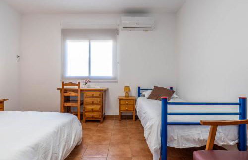 Amplia Casa Familiar con Calefacción, cerca de Sierra Nevada y Granada - Foto 18