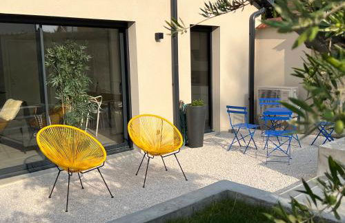 Villa Gaïa - 2 suites lits King size et salles de bain privatives - parking privé - 10 minutes Eurexpo - Aéroport - Groupama Stadium - Foto 1