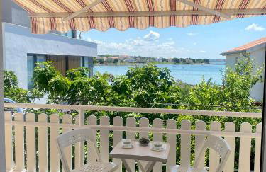 Apartments Brezović Škrapavac - 40m from the beach - Photo 1