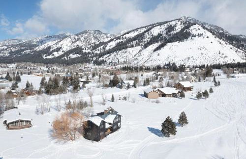 Cedar Creek Chalet - Snowmobilers Dream - Hot tub - Foto 40