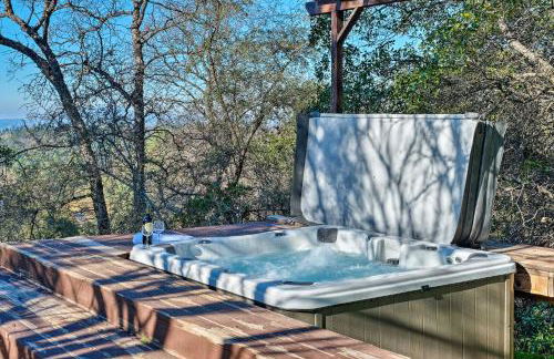 Hot Tub and Mtn Views Peaceful Columbia Retreat! - Foto 4