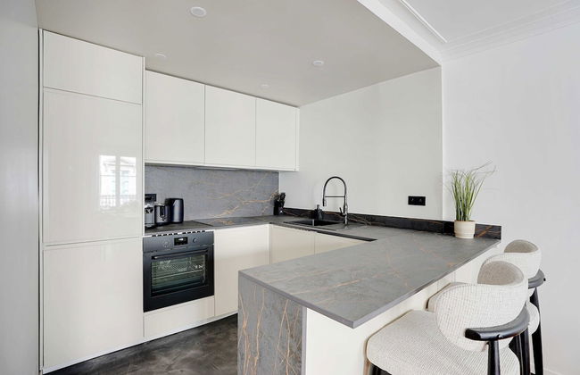 Elegant Apartment - 2br/4p - Near Invalides - Photo 9