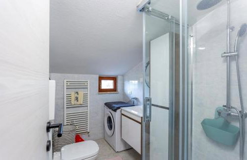 Beautiful Apartment In Cabrunici - Foto 29