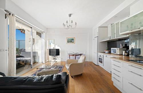 Terrasse ensoleillée sur les toits de Nice - Foto 10