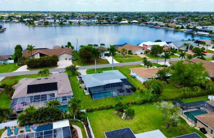 Family Fun-Prime Location Heated Pool Sleeps10 Villa - Foto 30