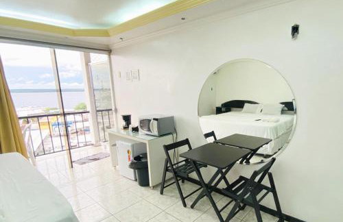 Riverfront Retreat Prime Location Apartment with Stunning Views of the RioNegro - Foto 1