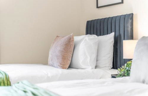 Stylish 4 Bedroom House in St Neots w Free Parking - Foto 19