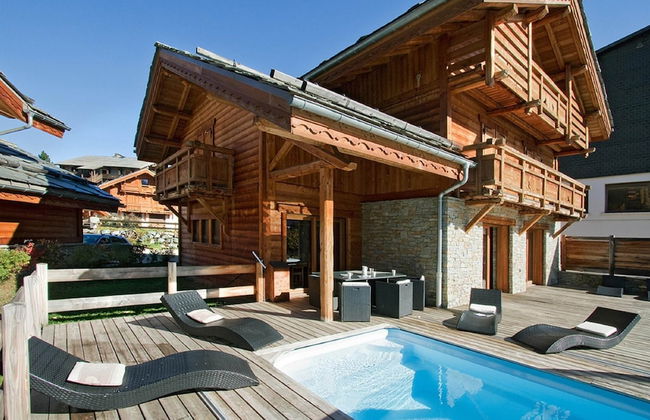 Chalet in Les Deux Alpes With Private Pool - Photo 1