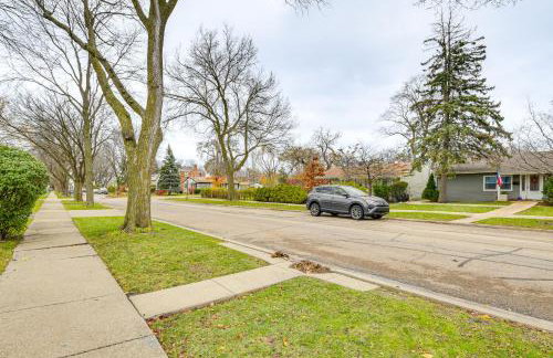 Family Apartment with Deck and Yard Near Northwestern - Foto 36