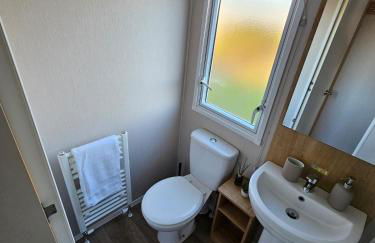 Modern Caravan - Park Dean-Camber Sands - sleeps 6- ENTERTAINMENT PASSES NOT INCLUDED - Foto 2
