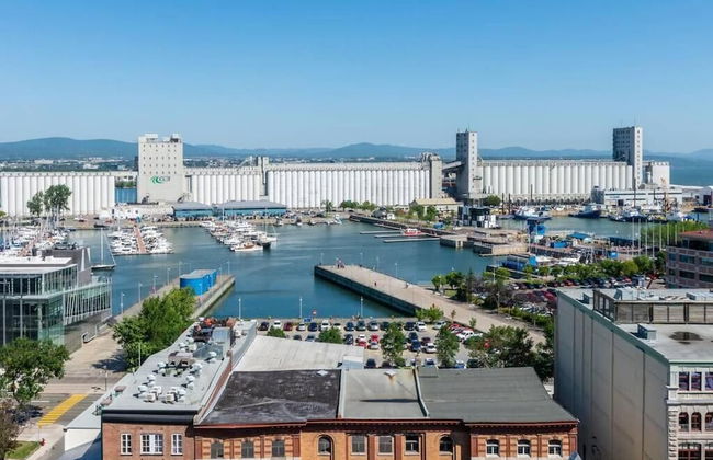 Spectacular 3 Bdrm Old Quebec Penthouse - Photo 19