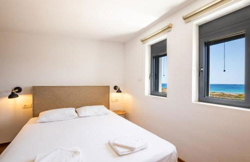 Cato Agro 3, Seafront Villa with Private Pool - Photo 18