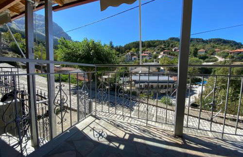 Sofia’s House - Photo 4