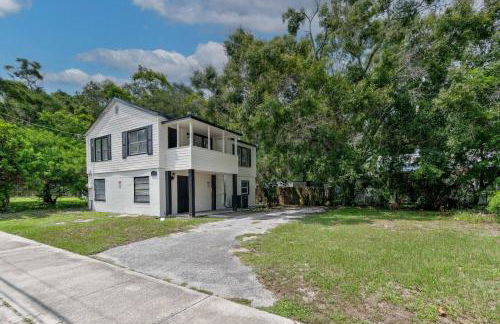 Cocoa Hideaway with Air Hockey, Darts and Beach Gear - Foto 59