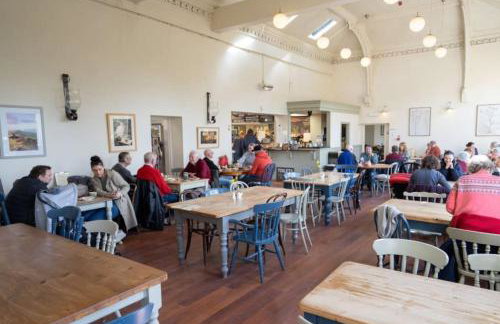 Monsal Trail Apartment B, Bakewell - Photo 17