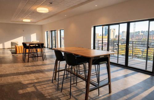 Deer District Studio Apt - One Block from Fiserv and Baird - Foto 20