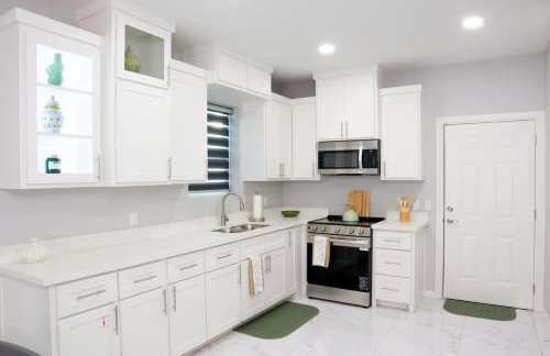 3 Bedroom located at 1200 Country Club - Foto 8