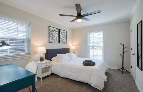 Perfect Getaway Home w Pool Jacuzzi Cinema Room - Foto 22