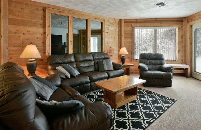 Seven Springs Stoneridge 3 Bedroom Pet Friendly Condo, Ski-In/Out by RedAwning - Foto 7