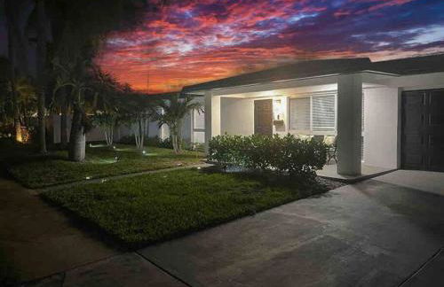 Delilas Chic 3 Bedroom 2 bath Abode with Heated Pool - Foto 27