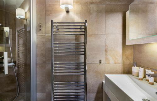 Appartement moderne centre Courchevel avec parking et wifi - FR-1-562-14 - Foto 8