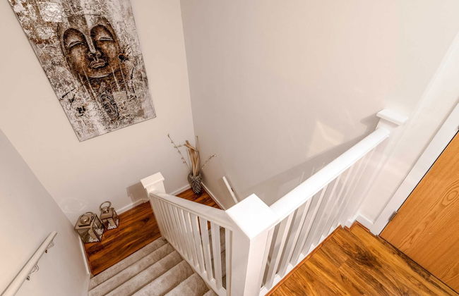 Modern Comfort: Stratford 3BR Duplex - Foto 18