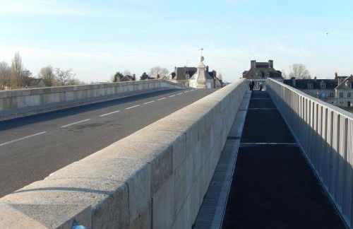 Logement indépendant dans cité médiévale - Foto 16