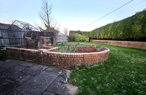 Bristol Airport, 5 Bed House, 5 Bathrooms, WiFi, Ample Parking - Foto 16