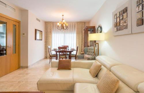 Keywise Perfect location next to María Zambrano STATION, central , beach ,pool and free Parking - Foto 2