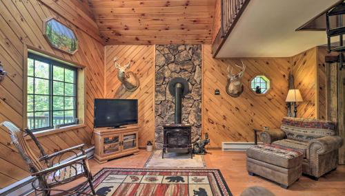 Lake Placid Chalet Deck and Forest Views! - Foto 3