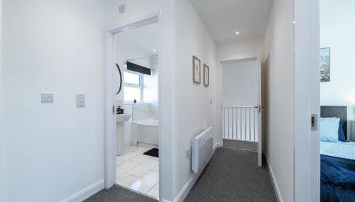 4BR New Build - Near Ferry Port - Great for Groups - Foto 3