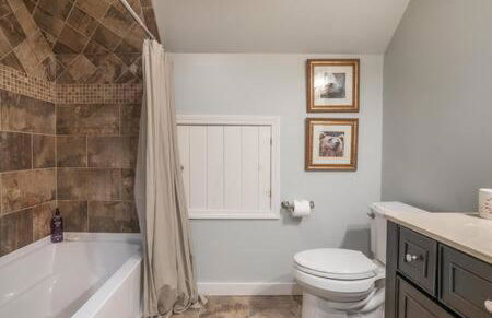 The Manor-Stunning Modern Farmhouse with Hot Tub - Foto 36