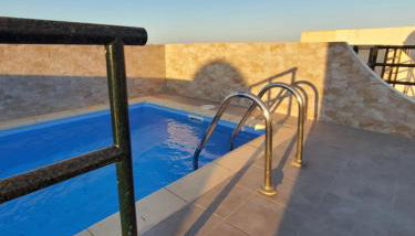 Ático dúplex con piscina privada y vistas al mar en Paraíso de Vera! - Foto 5