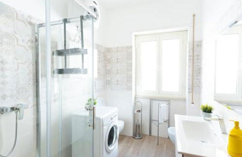 OFFERTA Inizio Anno! 2 Suite in Centro Città con Balcone Vista Mare - Foto 23