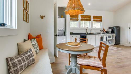 Modern Mtn Retreat with Deck and Views in Glenville! - Foto 2