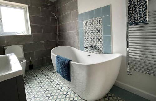 1 - Fox Burrow, Norfolk - Peaceful getaway with hot tub - Photo 2