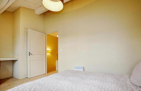 2 Bedroom Awesome Home In Saint-Laurent-De-La-Ca - Foto 17