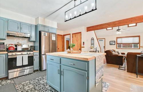 Rustic Modern Retreat in Poconos - Foto 26