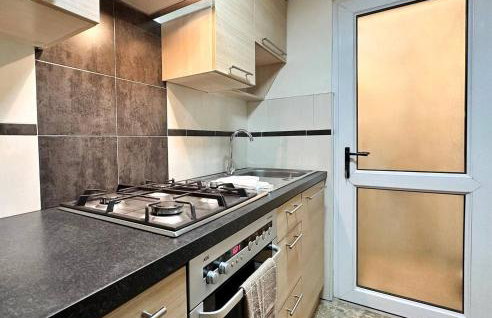 Fabulous Fiery Flat w body shower - Tylorstown - Foto 12