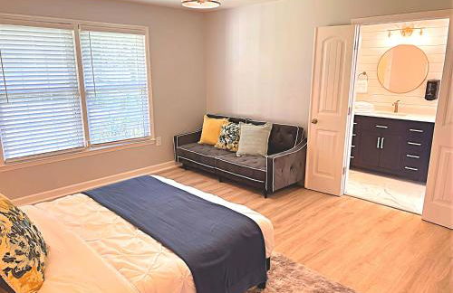 HoneyHomes Hackler Golf Course Home with Amenities - Photo 13