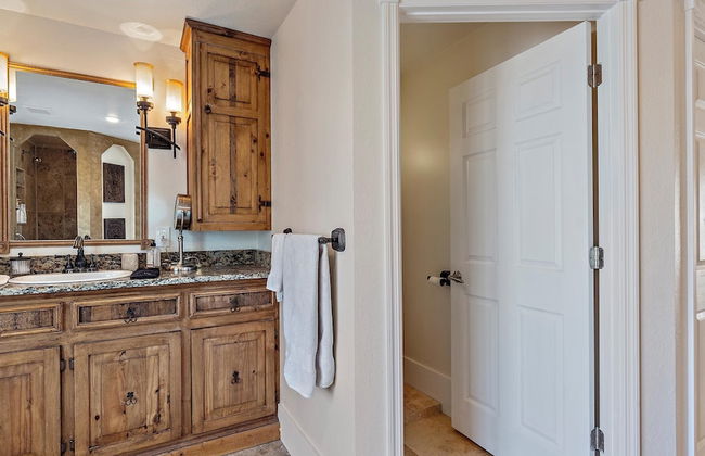 Decked Out On Marbury 4 Bedroom Home by RedAwning - Photo 28