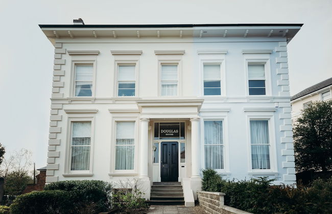 Douglas House - Photo 15