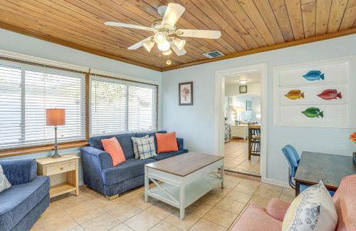 Lovely St Pete Beach Cottage, Walk to Beach and Town - Foto 13