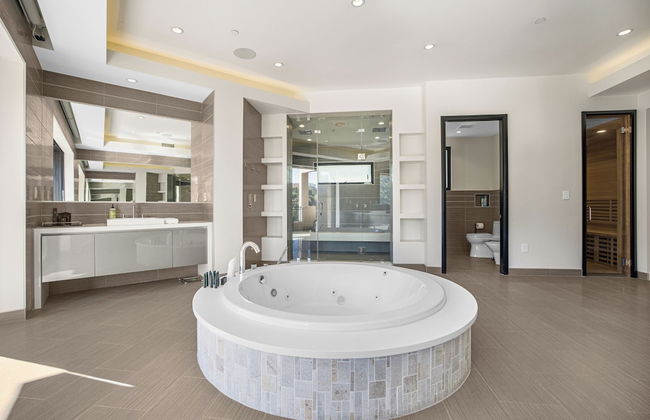 Zorada - Private Hollywood Hills Luxury With Endless Amenities and City Views - Photo 29