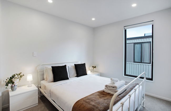 Urban Vogue Escape with Parking- Air-con - Photo 3