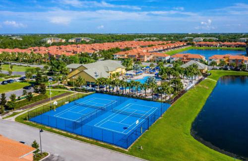 Four Bedroom Private Pool Townhome, near Disney - Foto 9