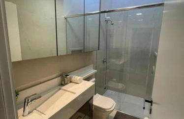 Sobrado com piscina, banheira e garagem coberta. - Foto 22